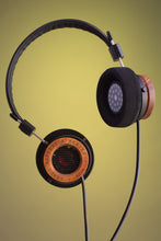 Load image into Gallery viewer, Grado RS 1e - headphone.com
 - 4