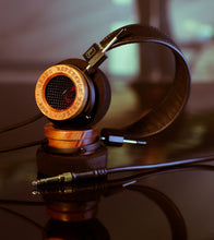 Load image into Gallery viewer, Grado RS 1e - headphone.com
 - 3